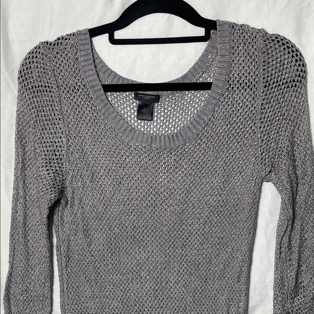 Sexy Ann Taylor Silver Gray Scoop Neck Mesh Form-Fitting 3/4 Sleeve Sweater, L